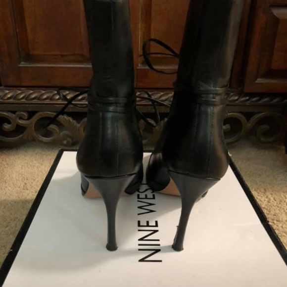 Black Nine West booties - Picture 3 of 5